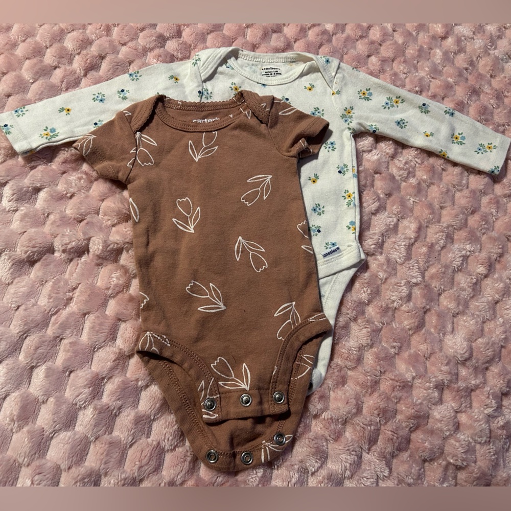 Bundle 2 Carter's Brown and Gerber White Floral Infant Bodysuit Set Newburn